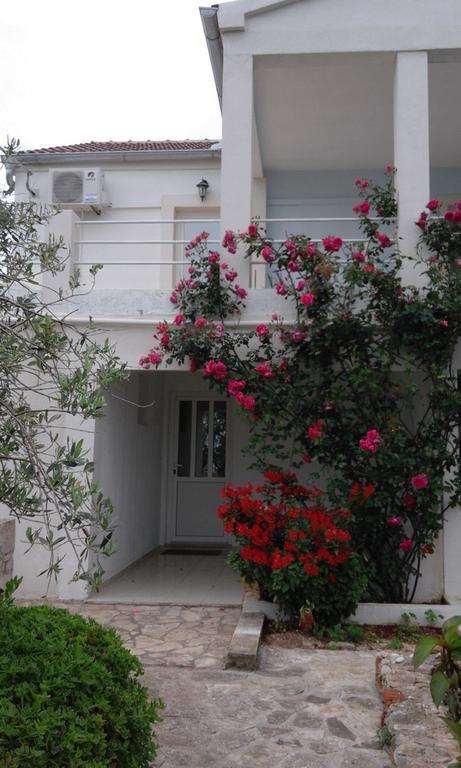 Apartment Ruza ซาลี ภายนอก รูปภาพ